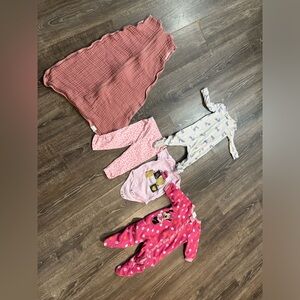 Baby girls 6-12 months